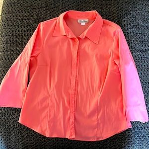 Mid-length sleeve, collared, bottom down woman’s top